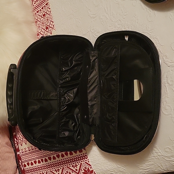 Dejuno Plaid overnight cosmetic cases, set of 2 - Picture 6 of 10